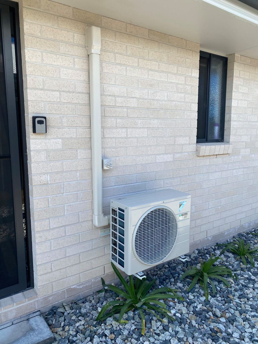 Ducted air conditioning installation